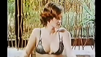 Vintage Milf I Den Sjoveste Offentlige Sexscene